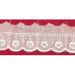 Puntilla de tira bordada blanca Ref. 12B
