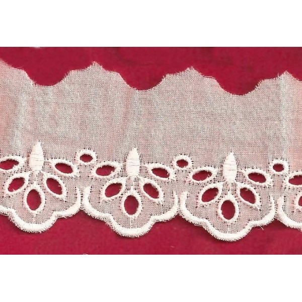 Puntilla de tira bordada blanca Ref.21