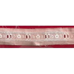 Pasacintas de tira bordada blanca Ref.25I