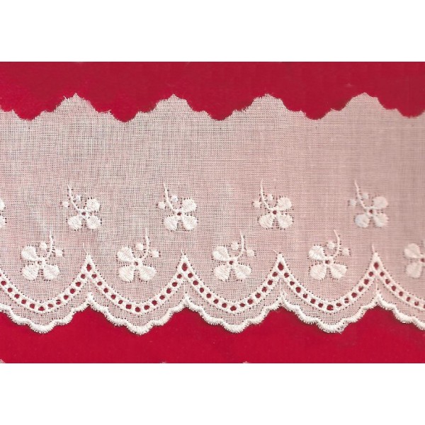 Puntilla de tira bordada blanca Ref.28