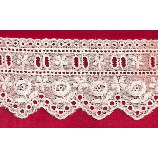 Puntilla de tira bordada blanca Ref.30E