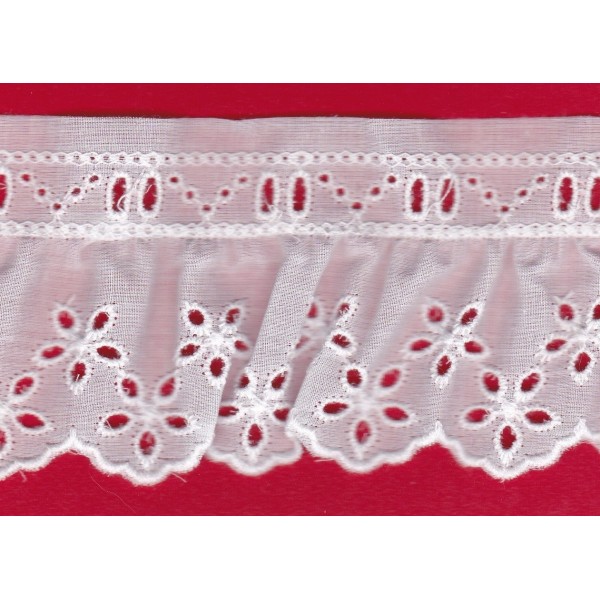 Puntilla de tira bordada blanca con pasacintas Ref.38B